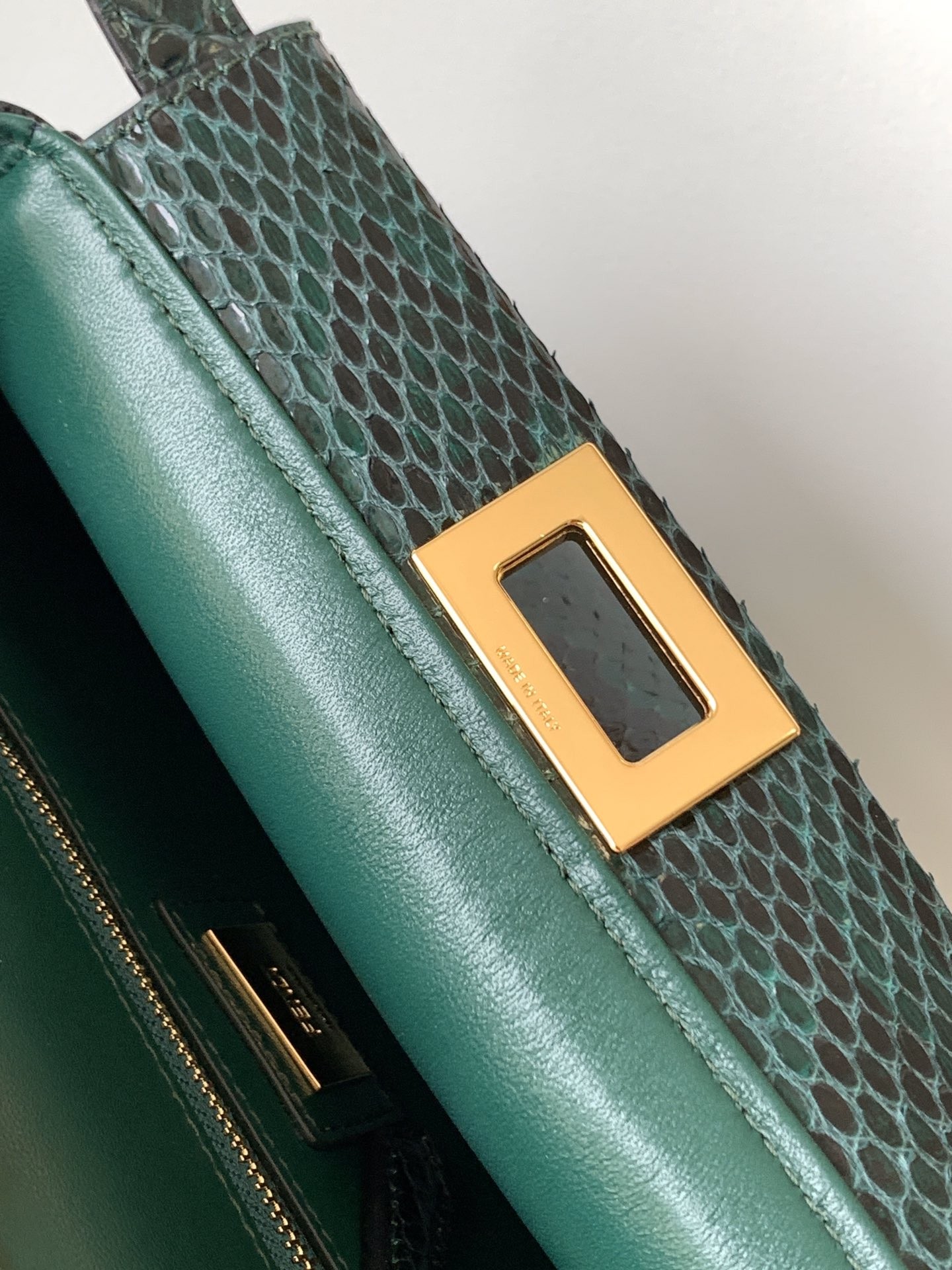 펜디 FENDI Peekaboo 토트 백