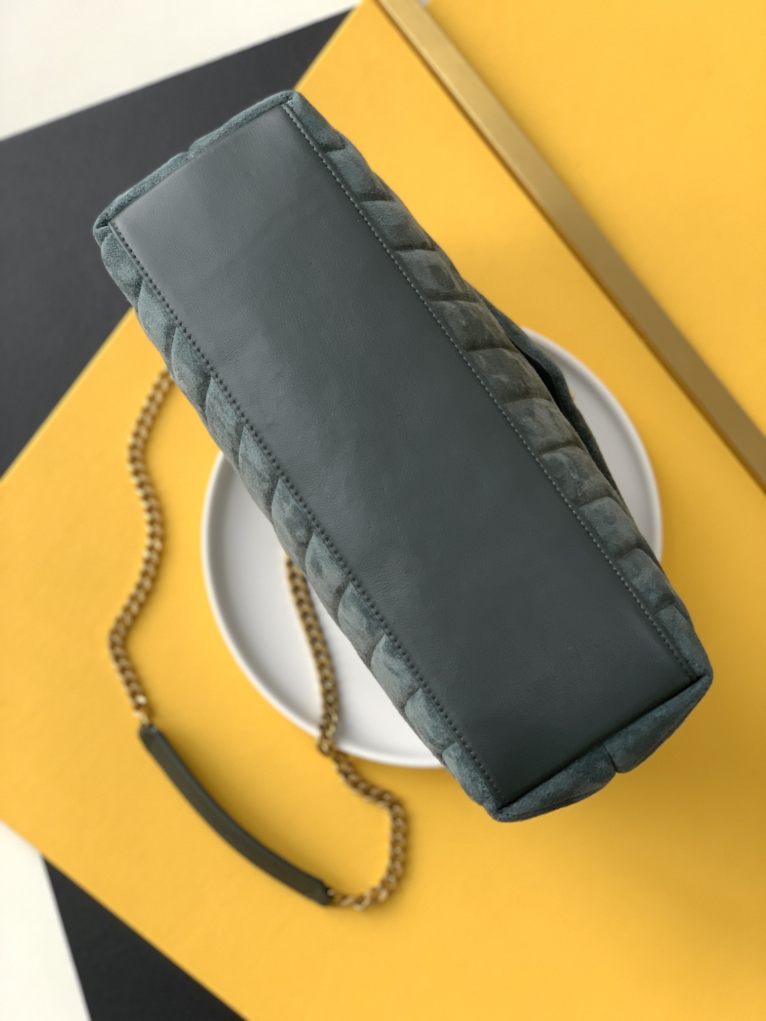 세인트로랑 선셋 모노그램 사첼백 미듐