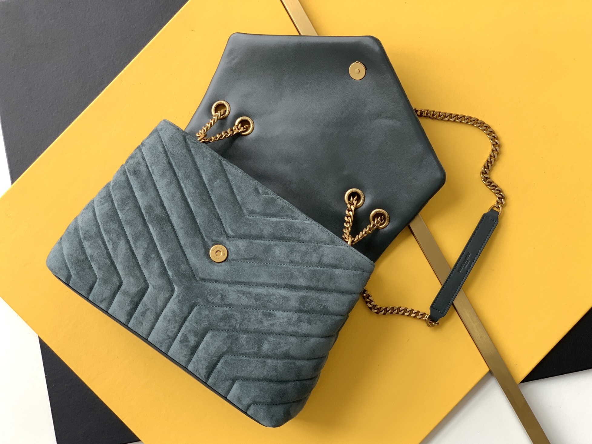 세인트로랑 선셋 모노그램 사첼백 미듐