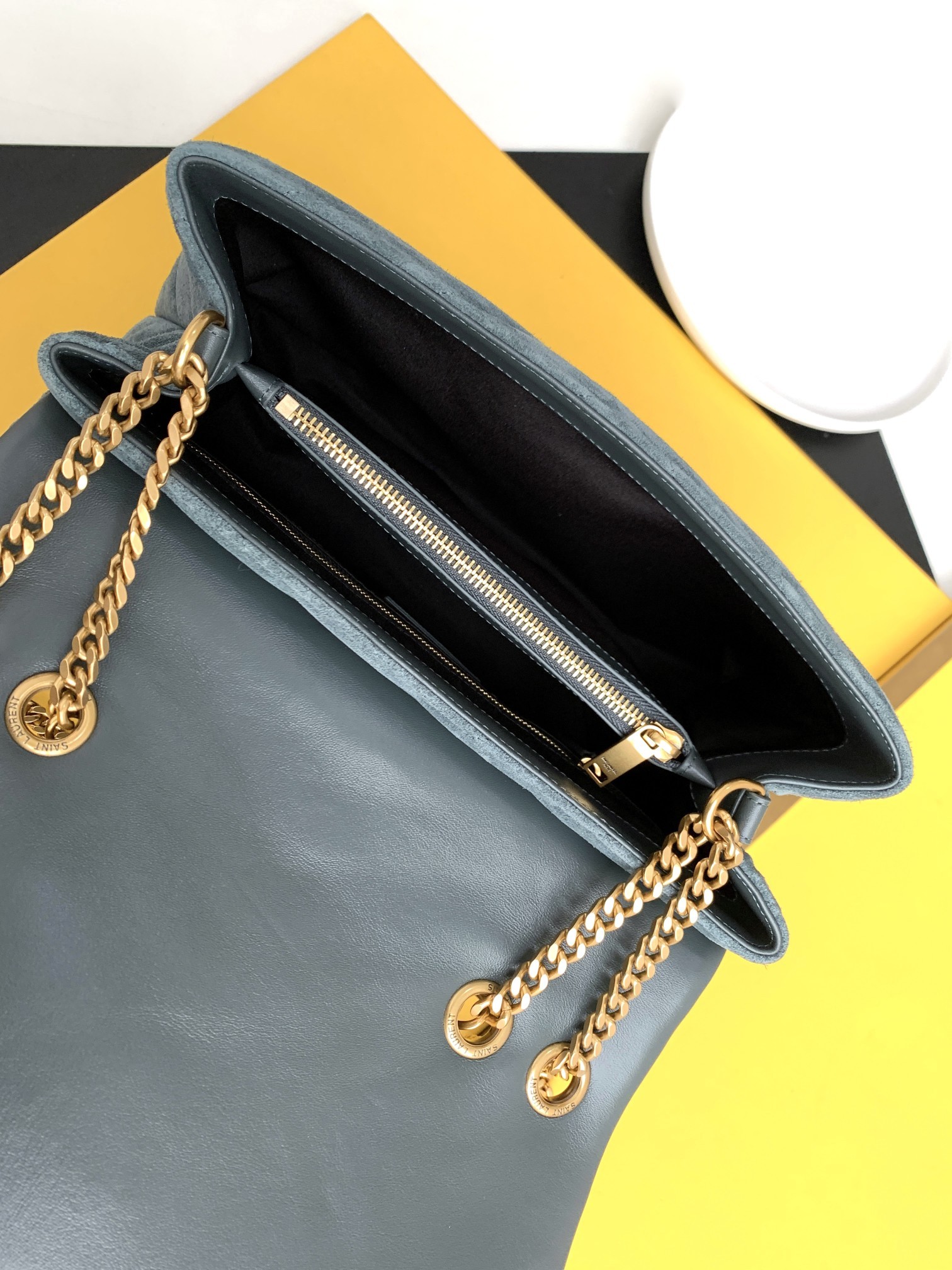 세인트로랑 선셋 모노그램 사첼백 미듐