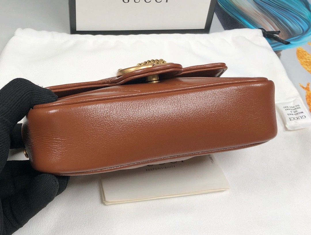 구찌 GUCCI GG 마몬트 마틀라세 가죽 슈퍼 미니 백