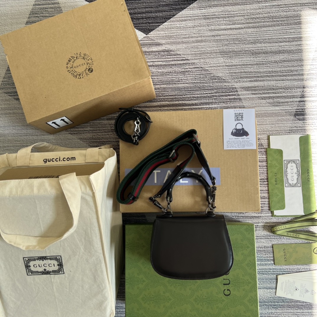 구찌 GUCCI 뱀부 1947 미니 탑 핸들백