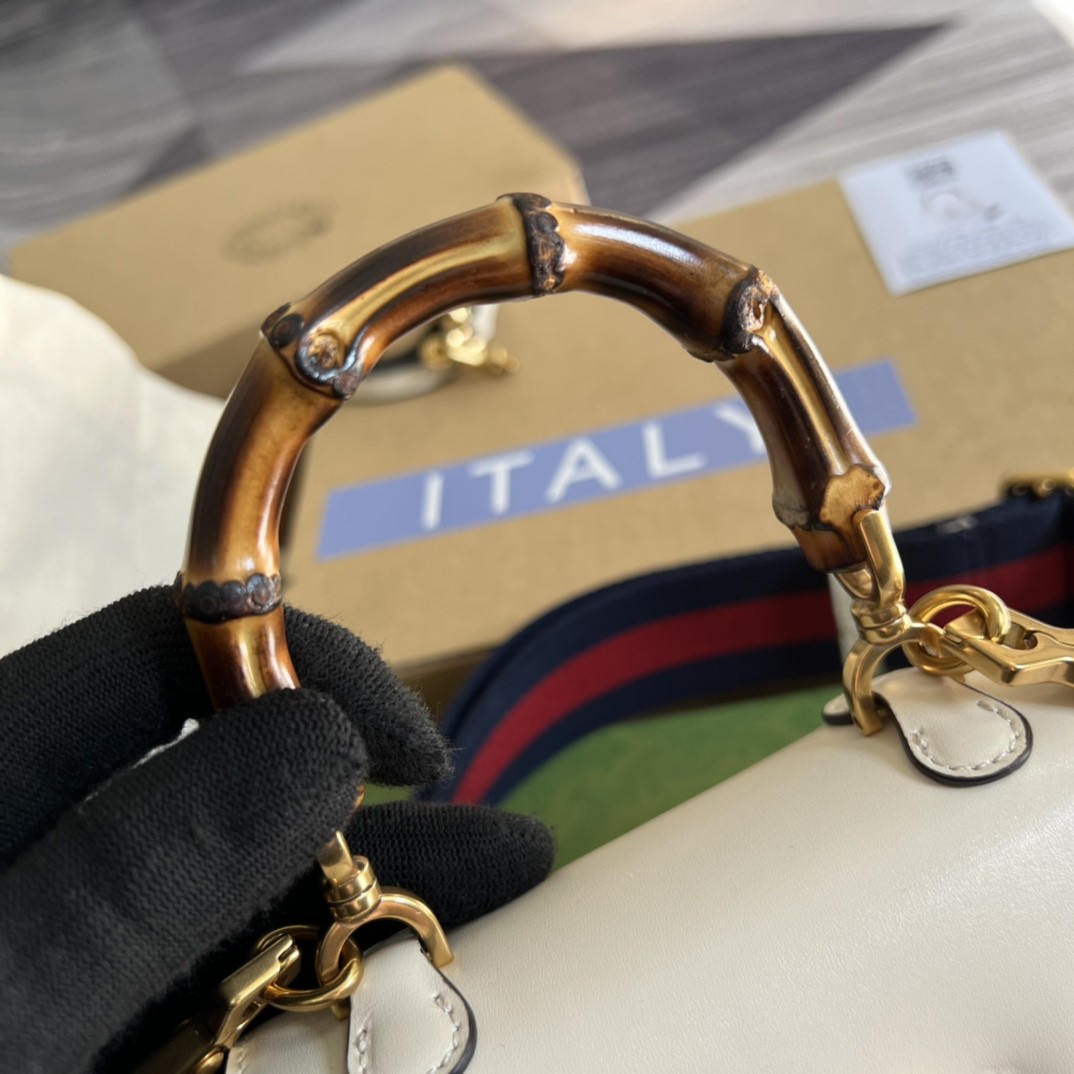 구찌 GUCCI 뱀부 1947 미니 탑 핸들백