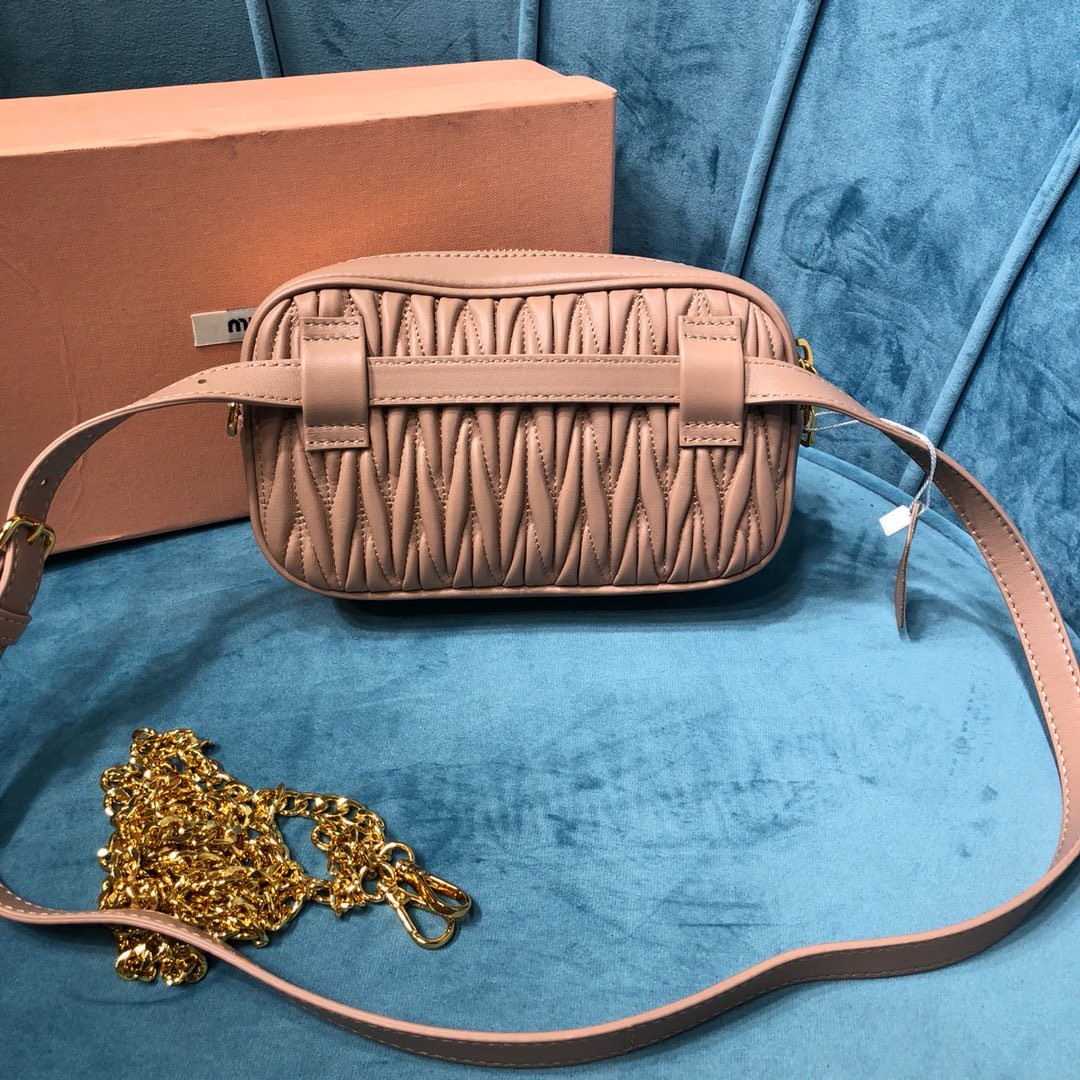 미우미우 숄더백