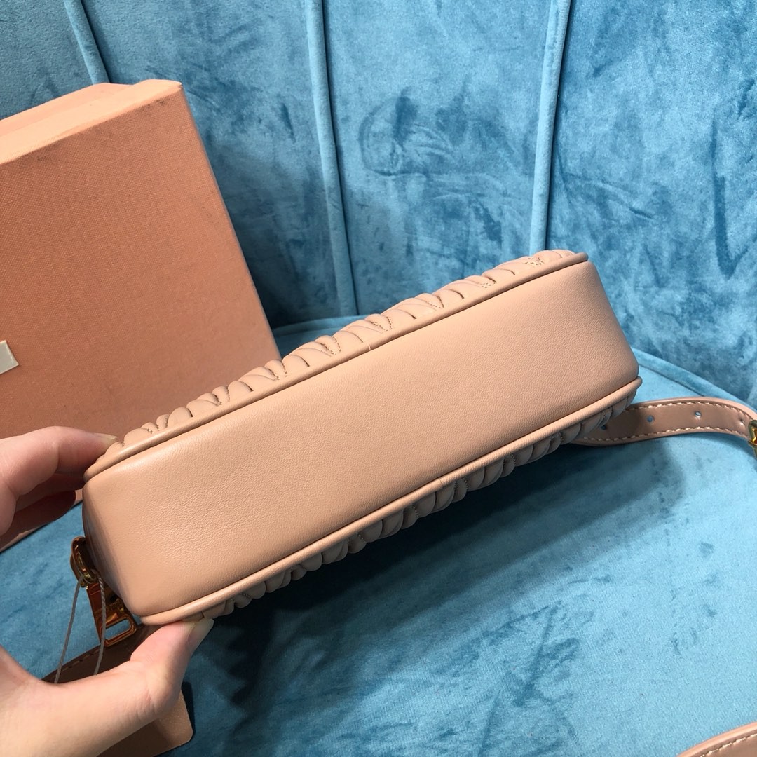 미우미우 숄더백