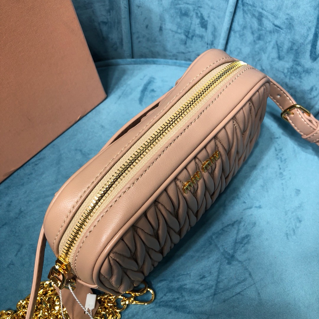 미우미우 숄더백