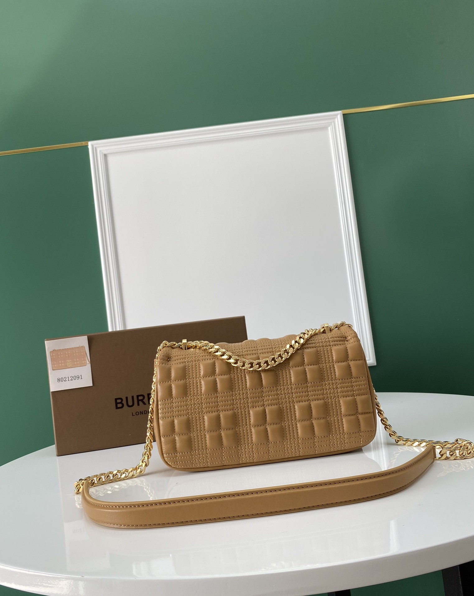 버버리 퀼팅 램스킨 롤라백