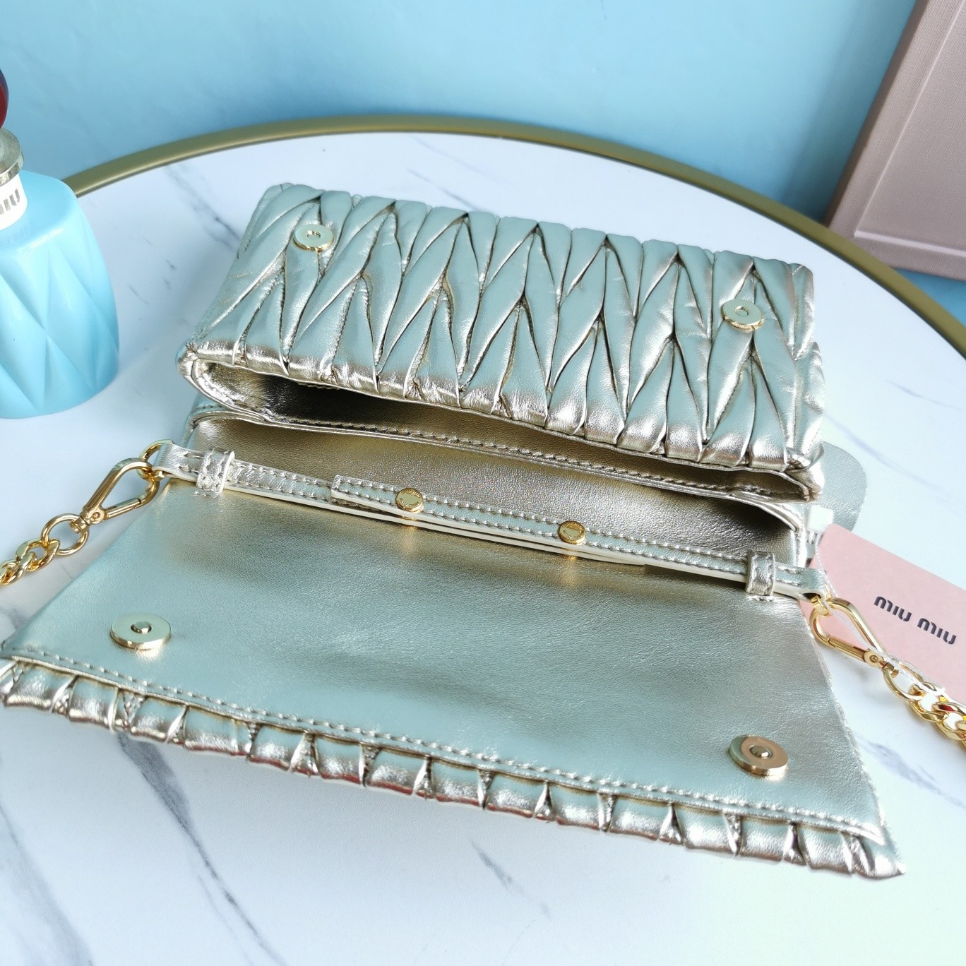 미우미우 마테라쎄 숄더백 미니