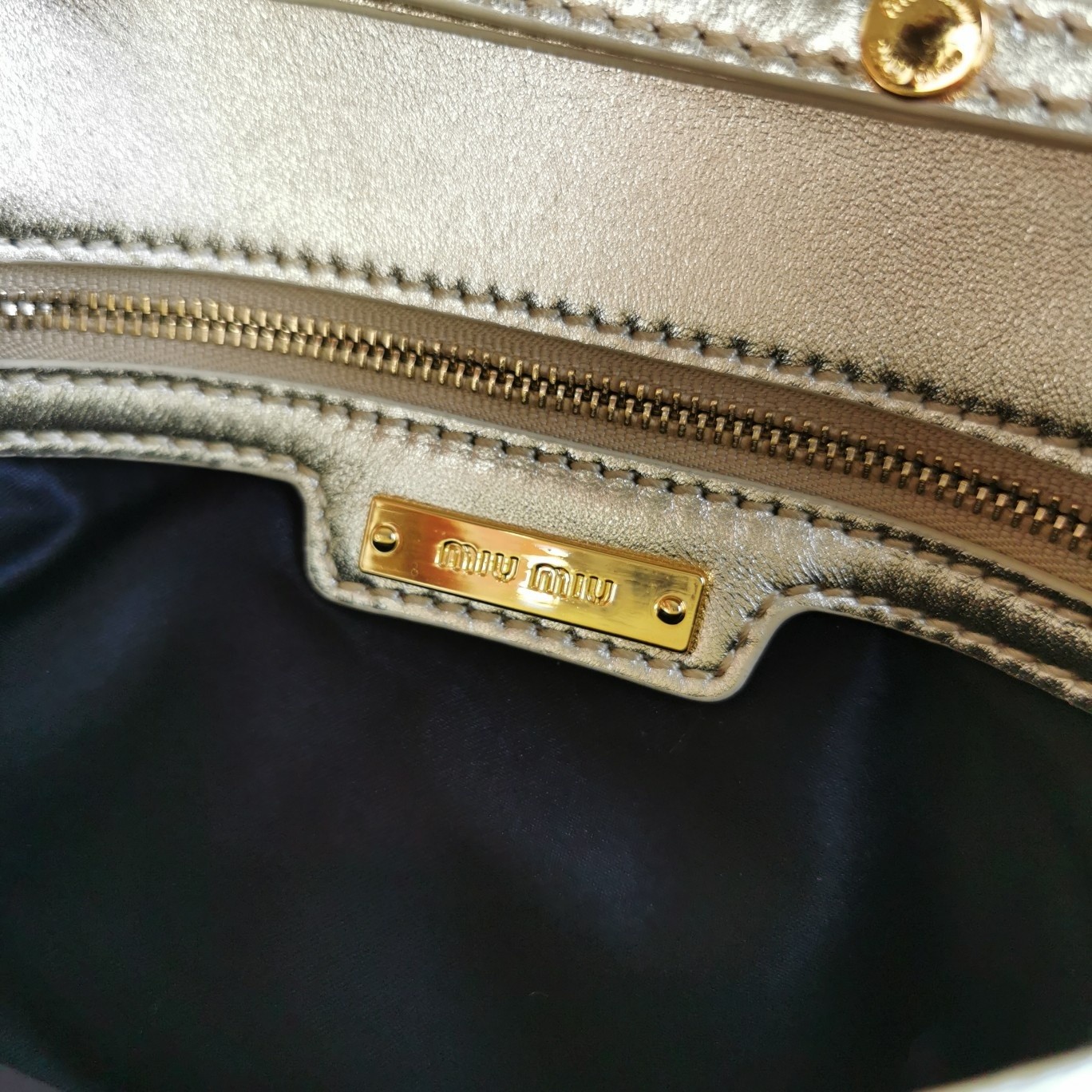 미우미우 마테라쎄 숄더백 미니