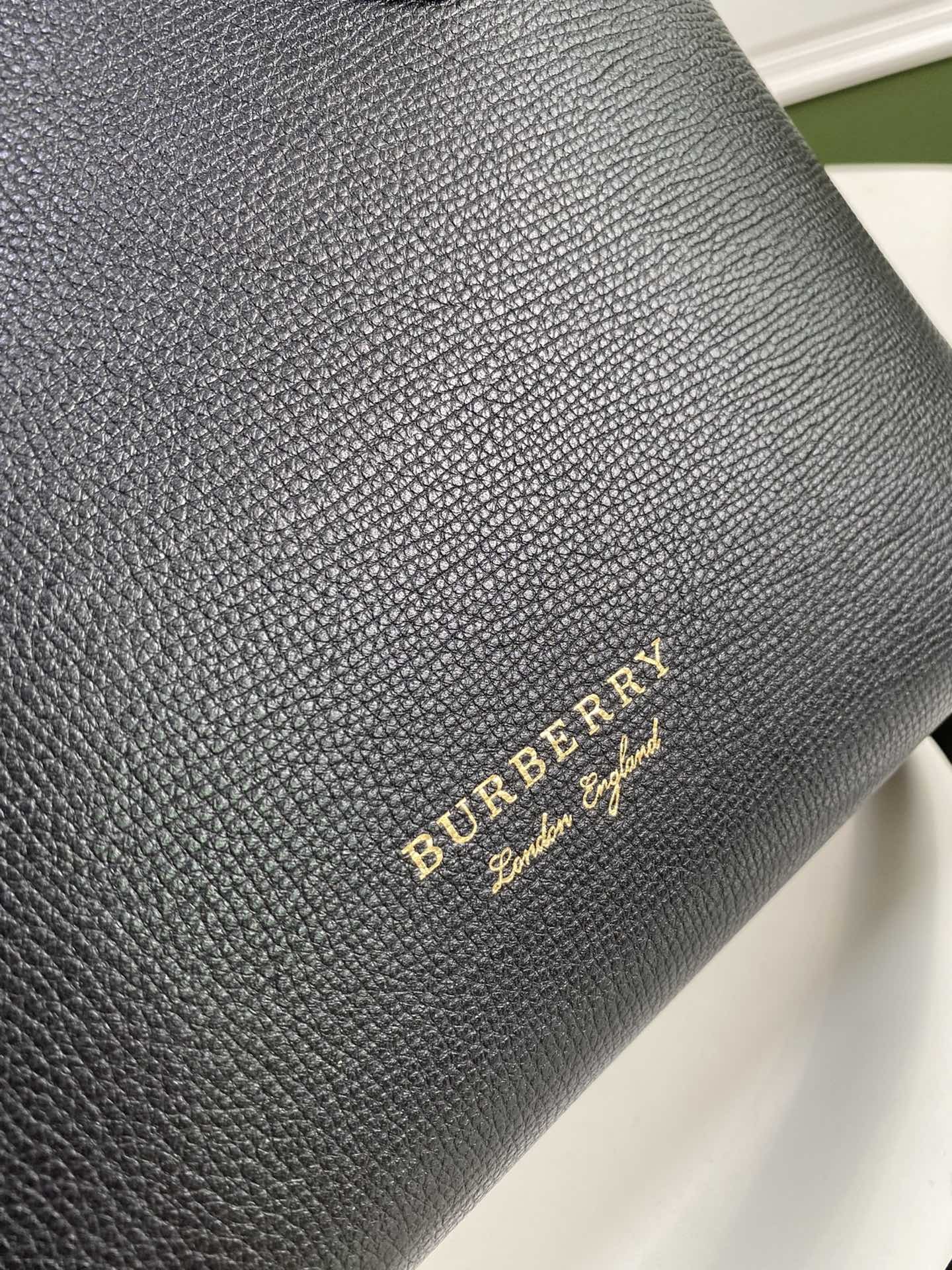 버버리 여성 토트 백