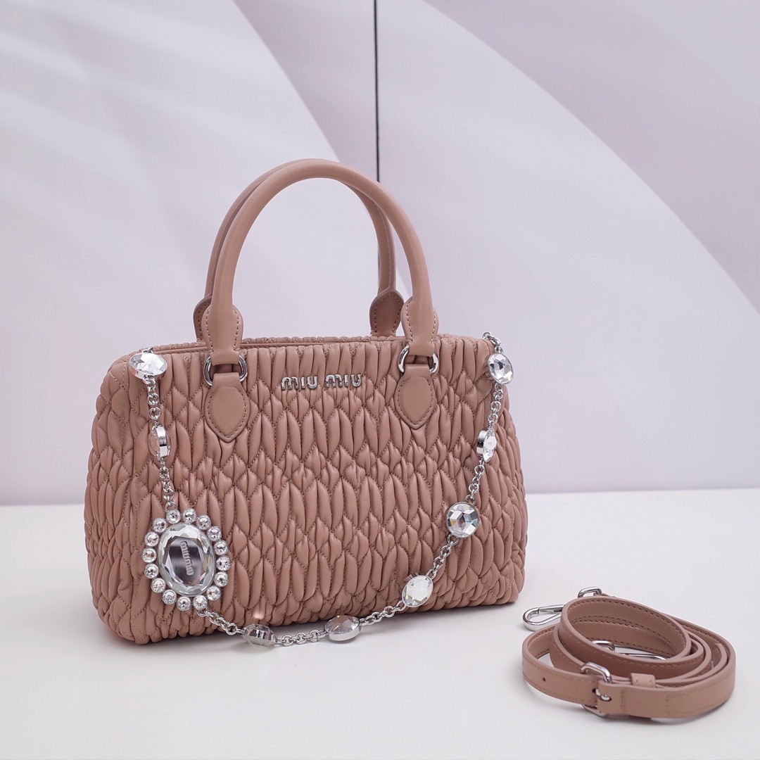 미우미우 핸드백