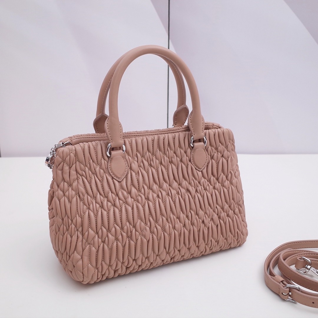 미우미우 핸드백