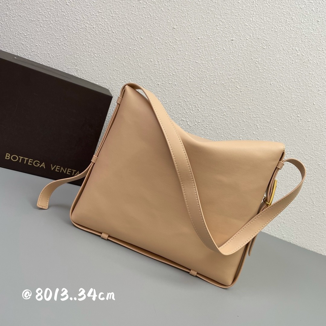 보테가베네타 숄더백