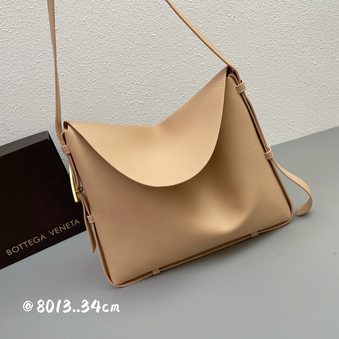 보테가베네타 숄더백