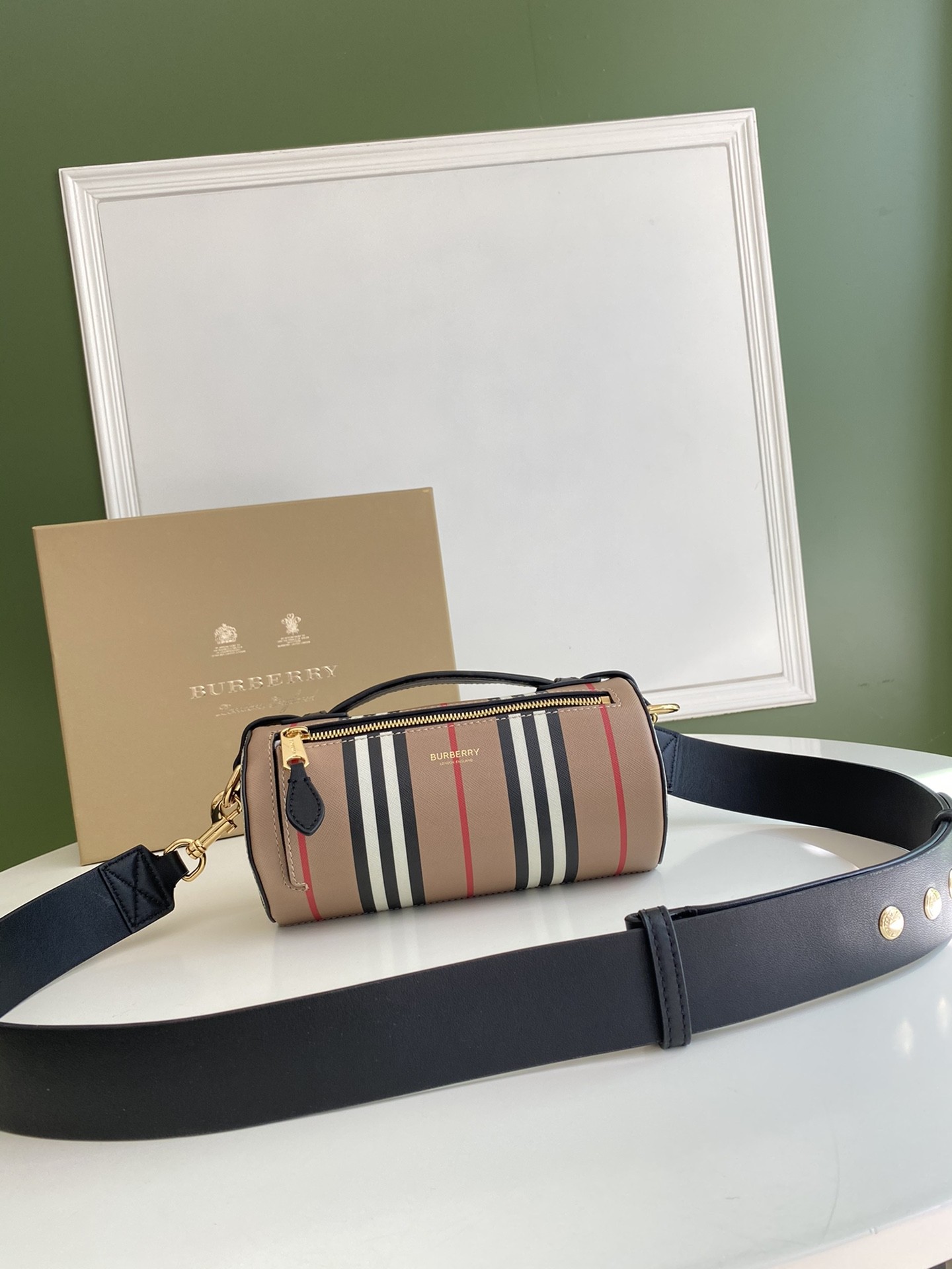 버버리 배럴 크로스백