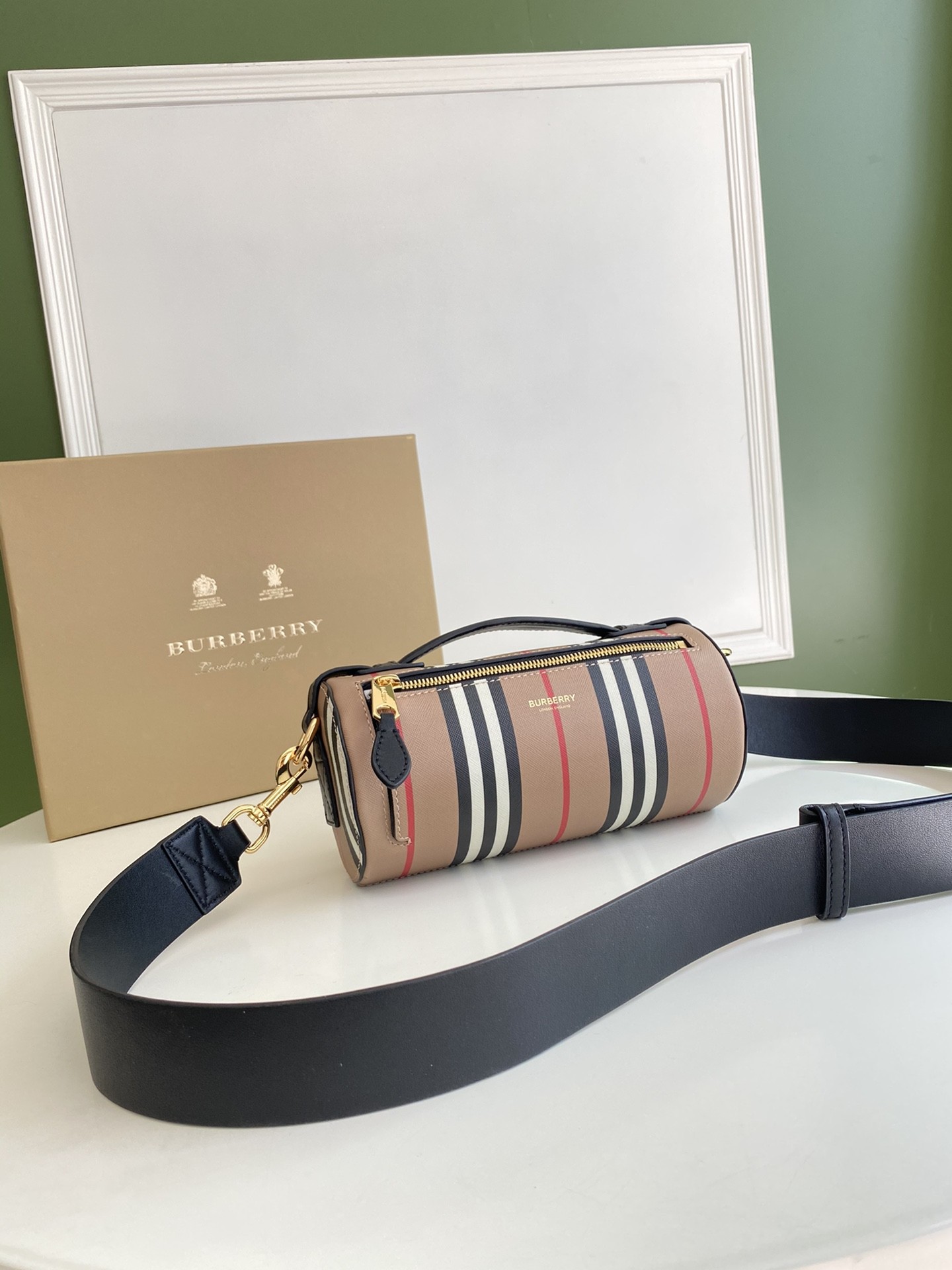 버버리 배럴 크로스백