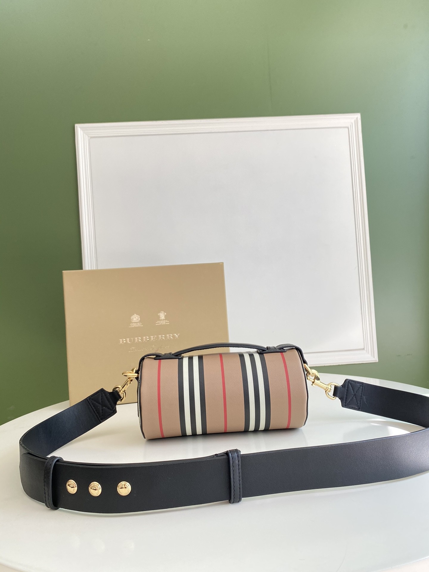 버버리 배럴 크로스백