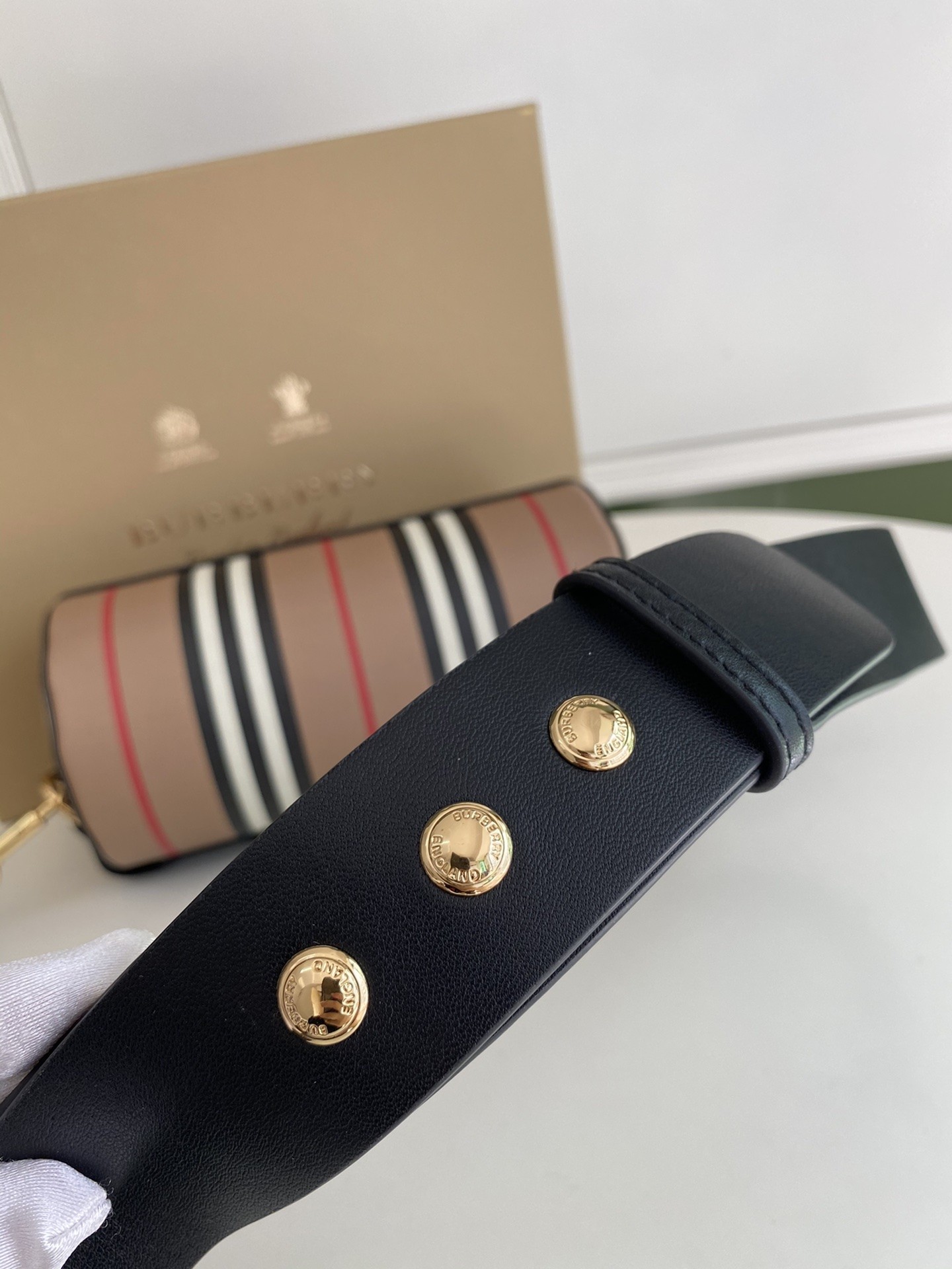 버버리 배럴 크로스백