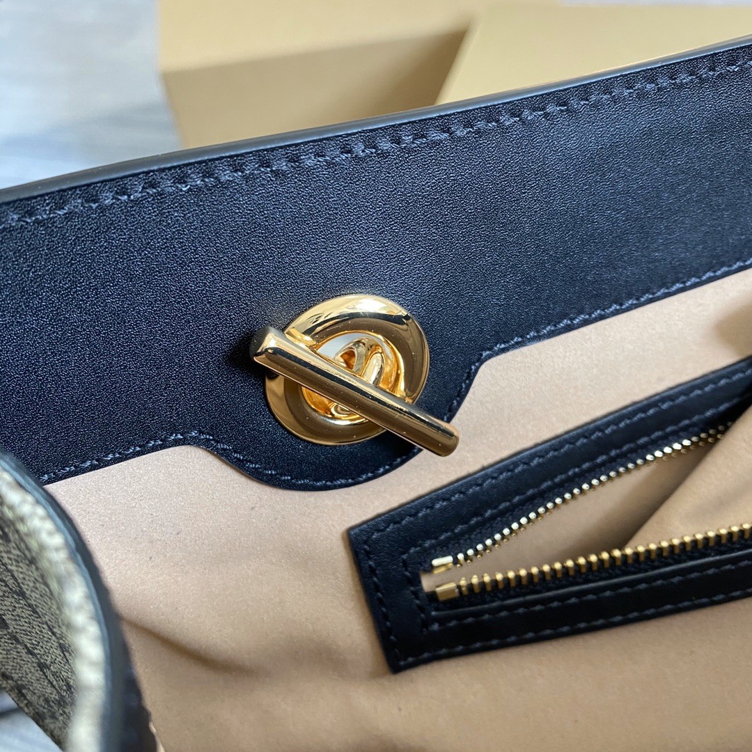 구찌 GUCCI 패드락 GG 슈프림 캔버스 숄더백