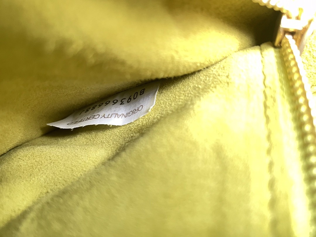 보테가베네타 숄더백