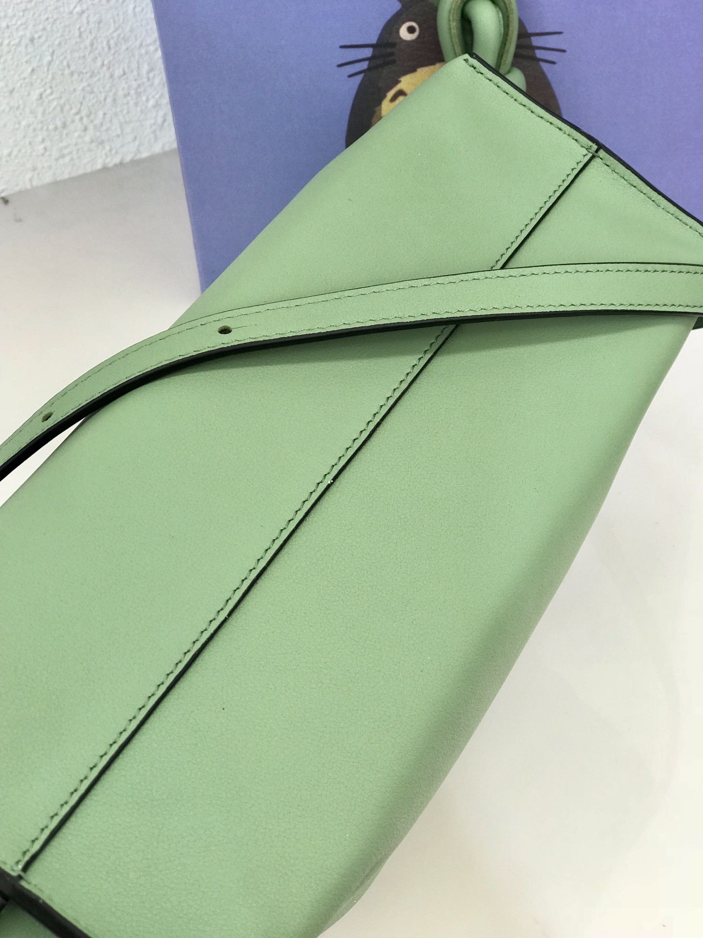 로에베 여성 숄더 백