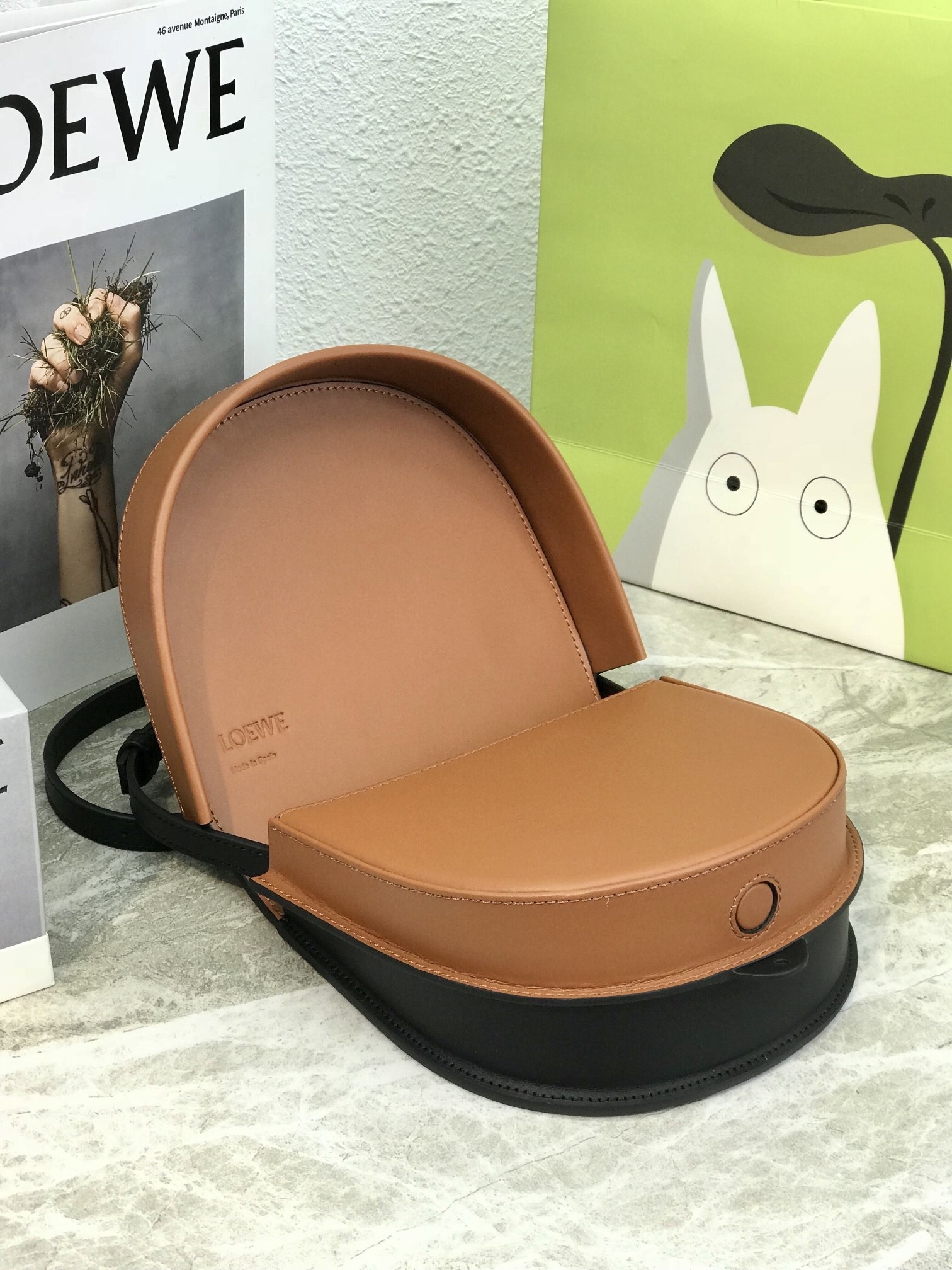 로에베 숄더 백