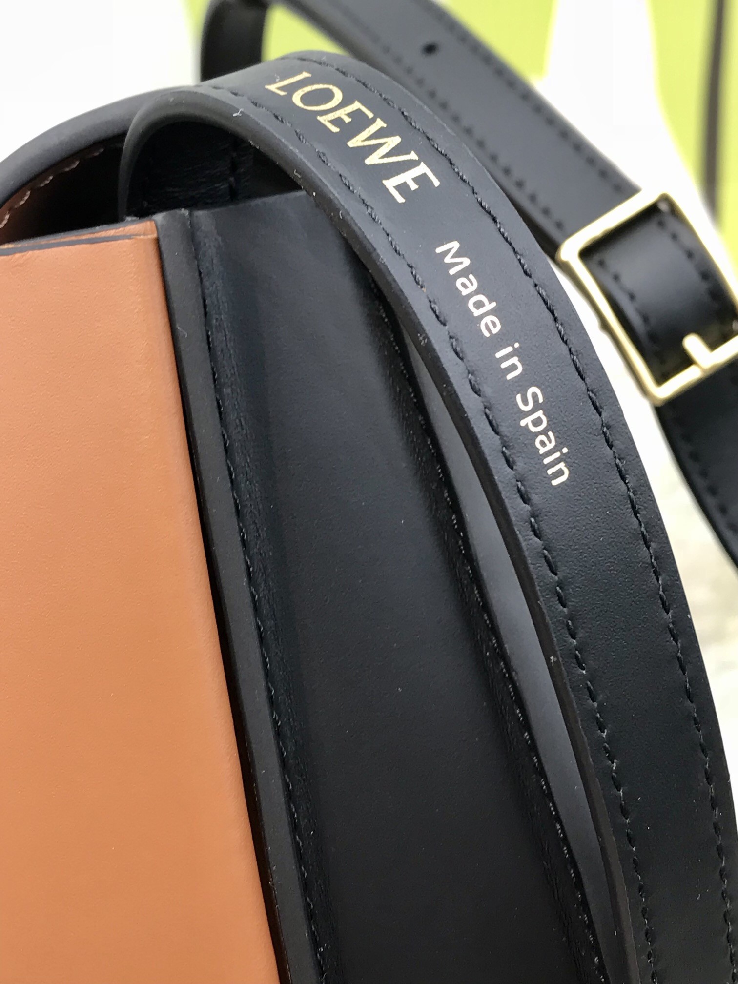 로에베 숄더 백