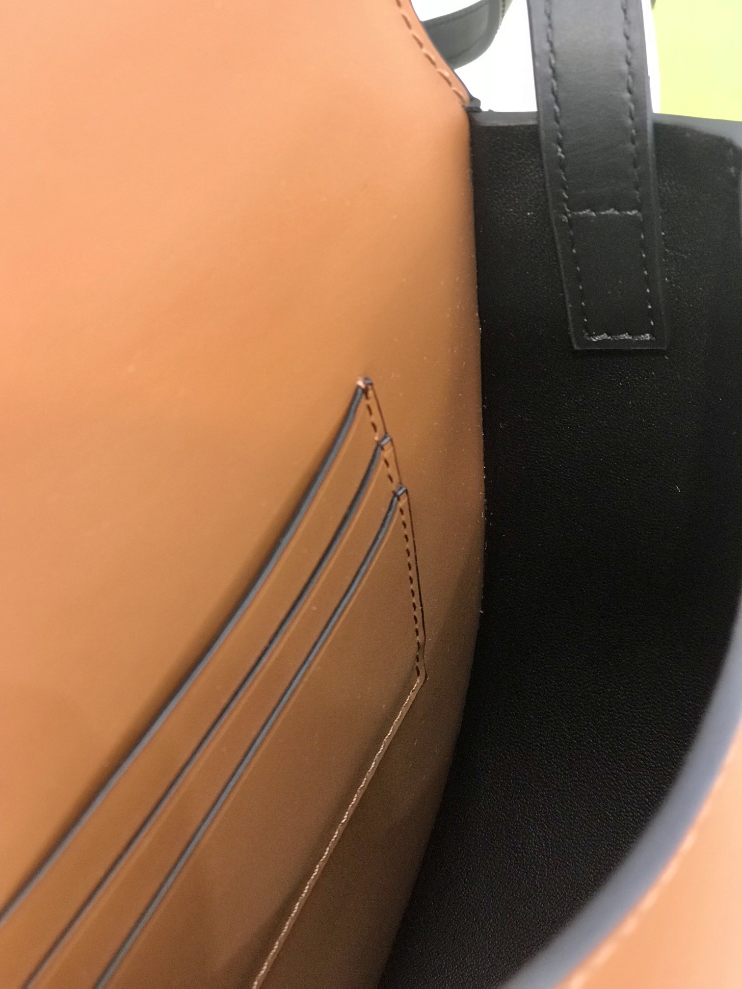 로에베 숄더 백