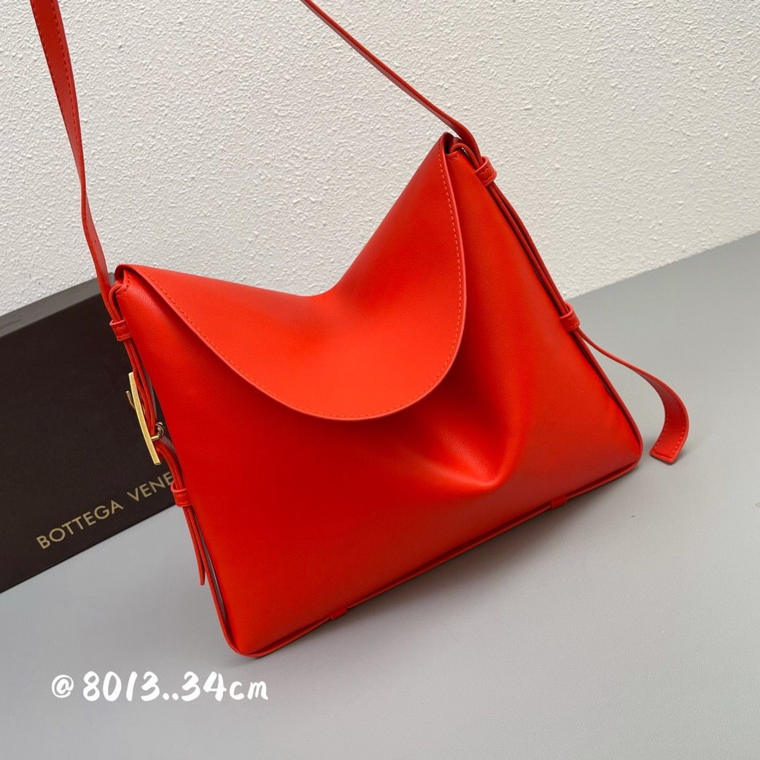 보테가베네타 숄더백