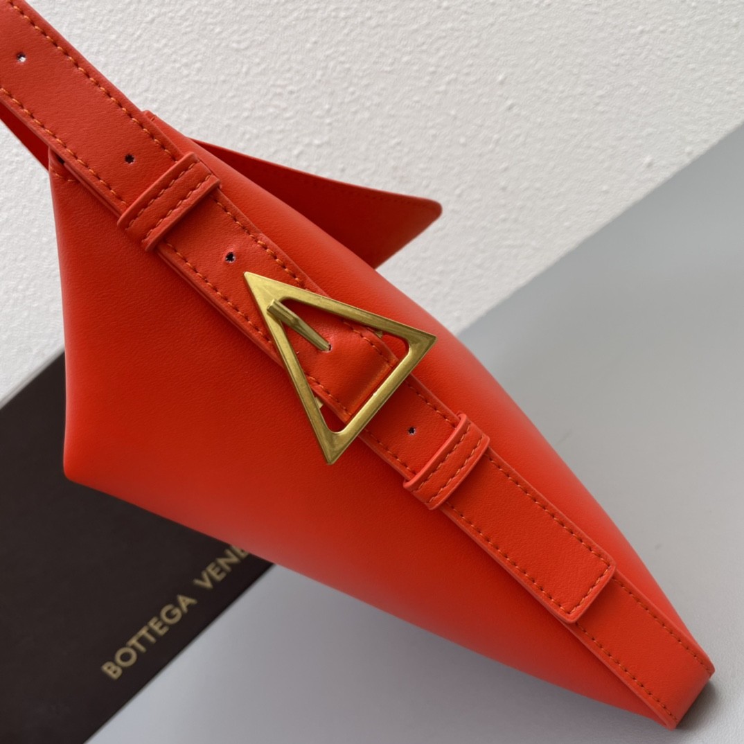 보테가베네타 숄더백