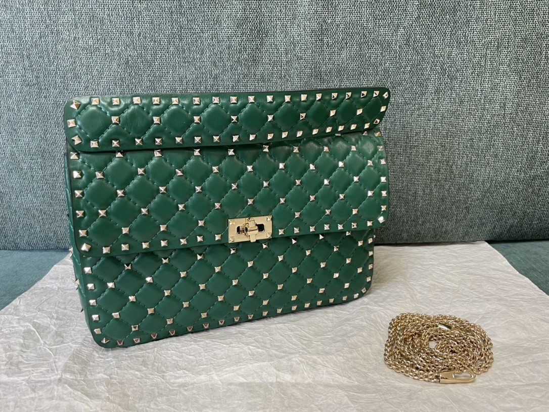 발렌티노 락스터드 스파이크 숄더백