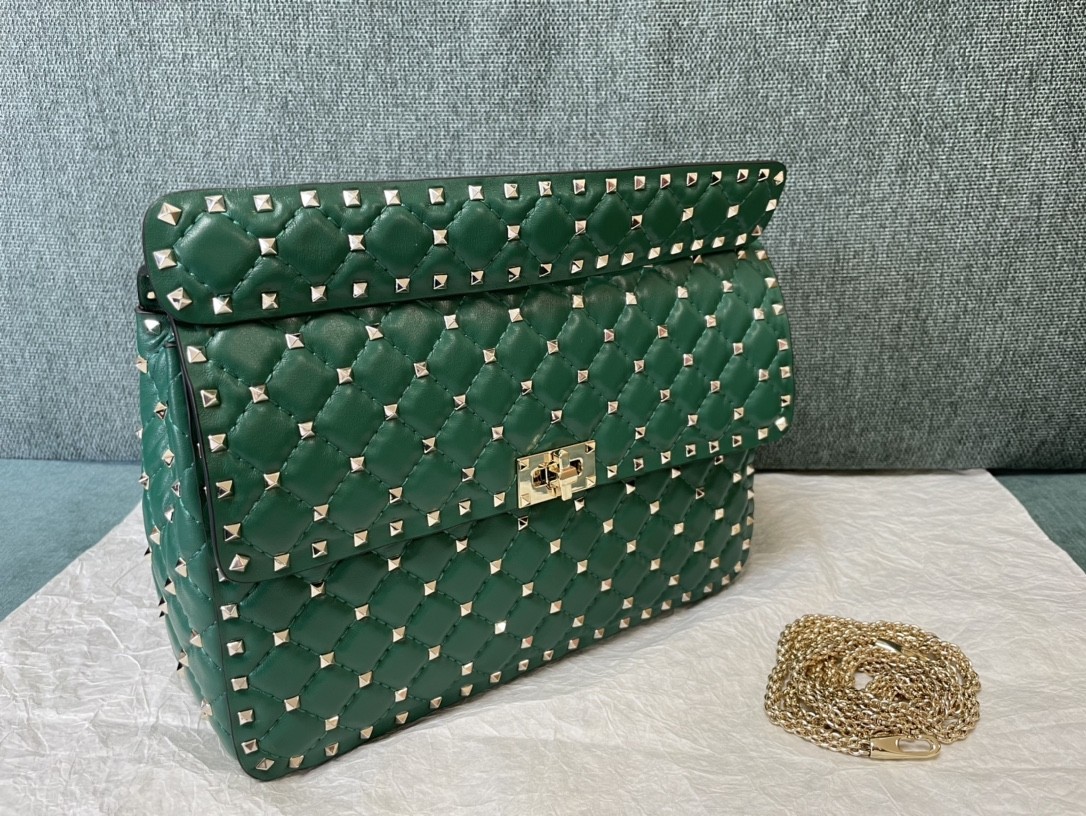 발렌티노 락스터드 스파이크 숄더백