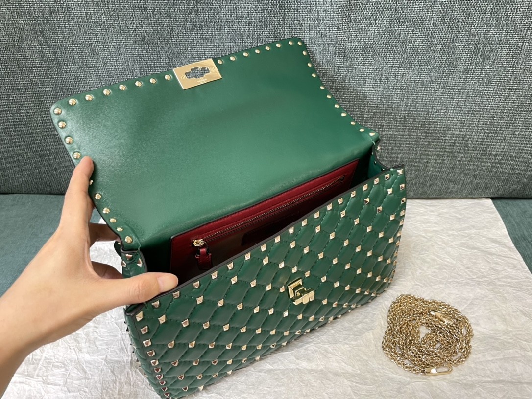 발렌티노 락스터드 스파이크 숄더백