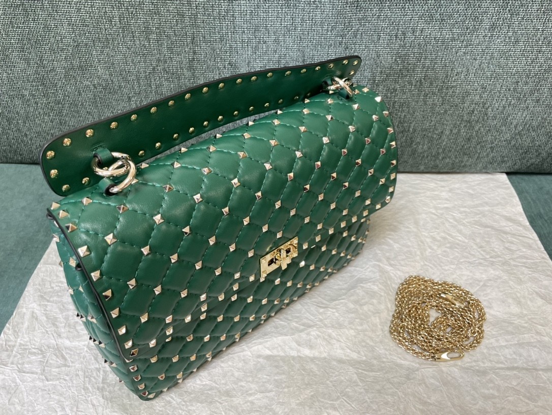 발렌티노 락스터드 스파이크 숄더백