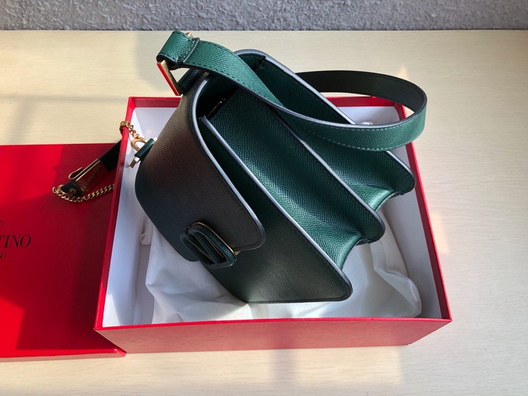 발렌티노 가라바니 숄더백