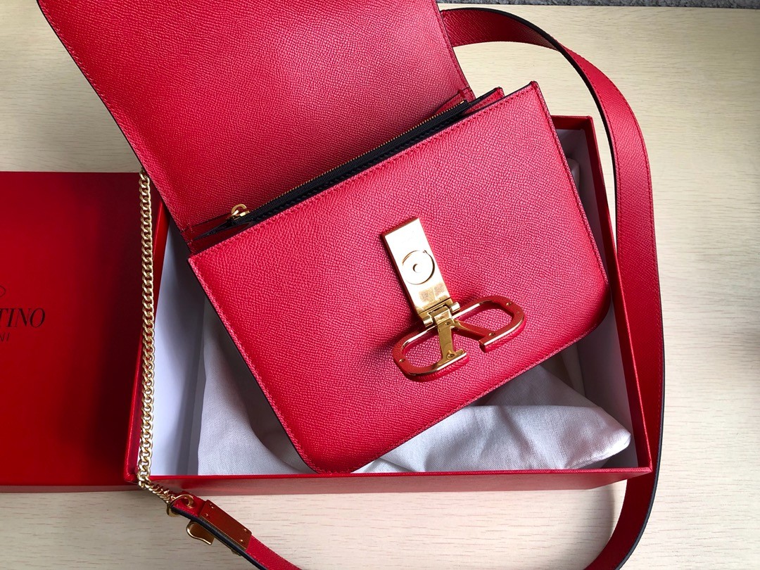 발렌티노 가라바니 숄더백