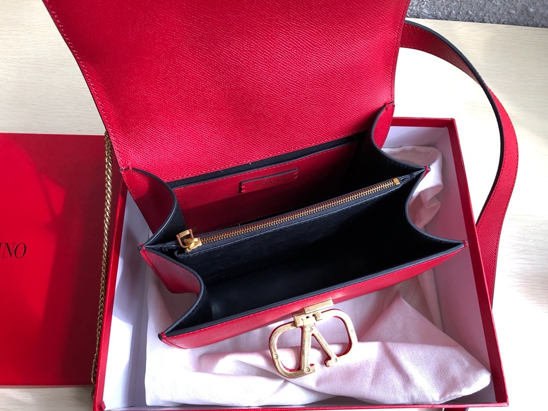 발렌티노 가라바니 숄더백