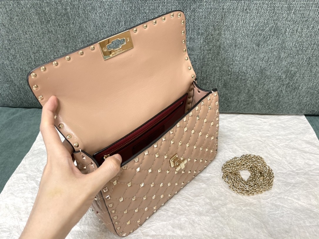 발렌티노 락스터드 스파이크 숄더백