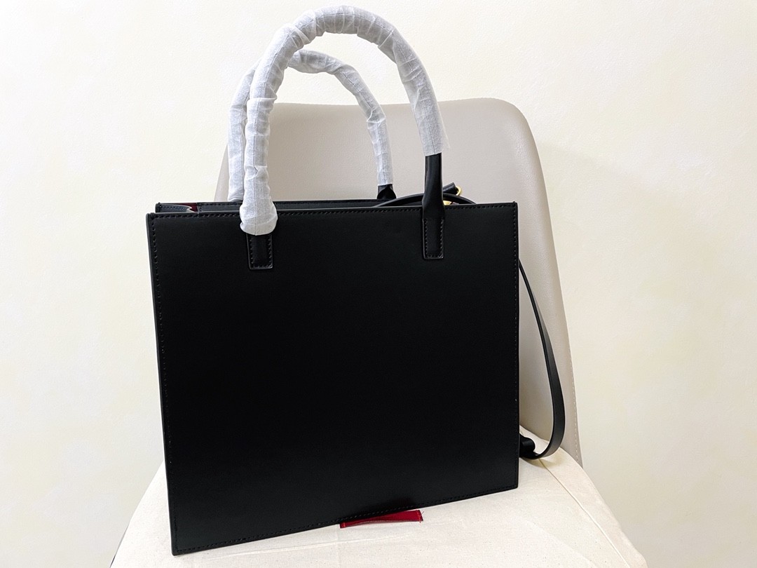 발렌티노 토트백