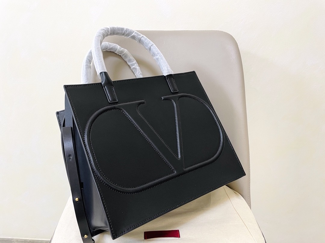 발렌티노 토트백