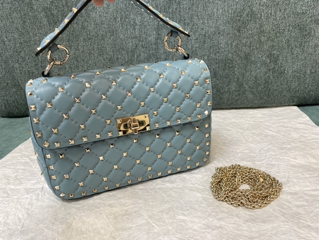 발렌티노 락스터드 스파이크 숄더백