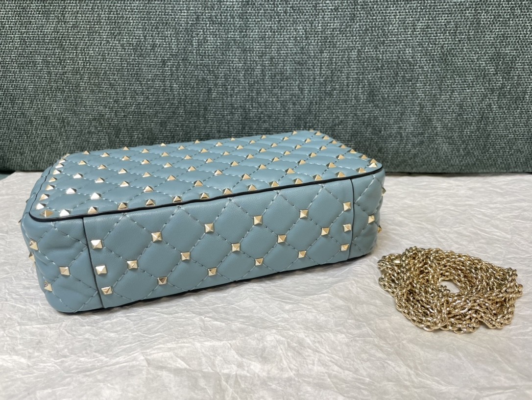 발렌티노 락스터드 스파이크 숄더백