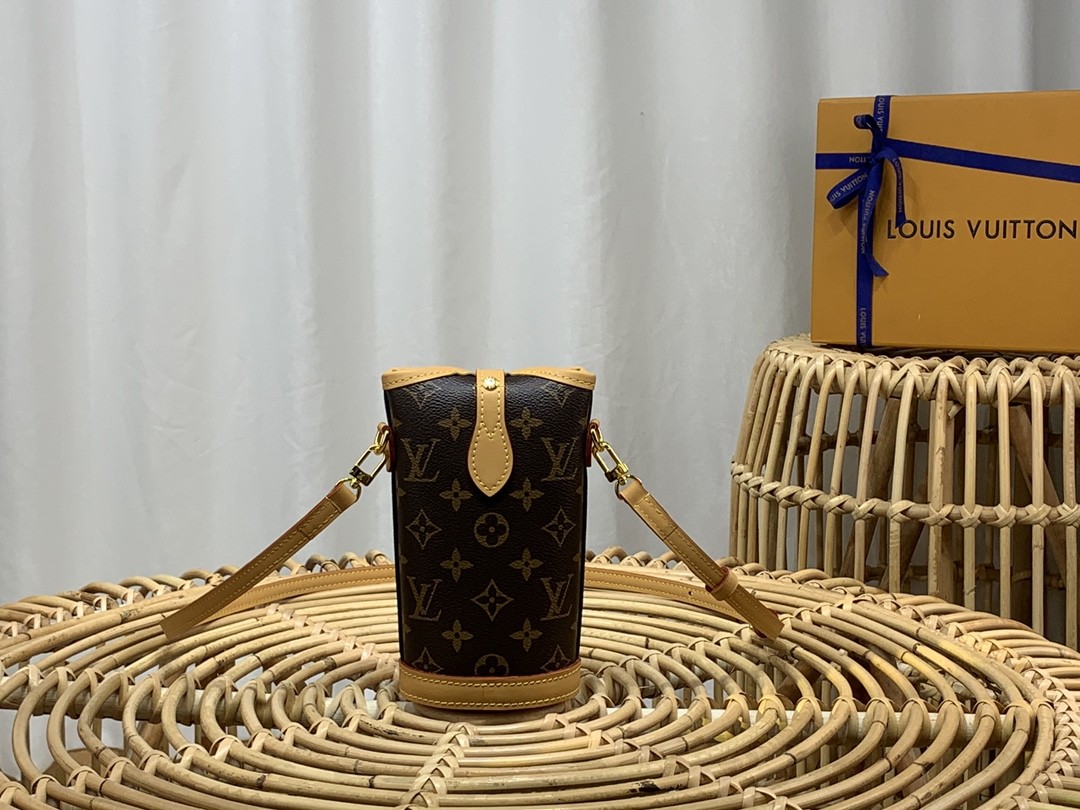 루이비통 폴드미 모노그램 캔버스 파우치 크로스백