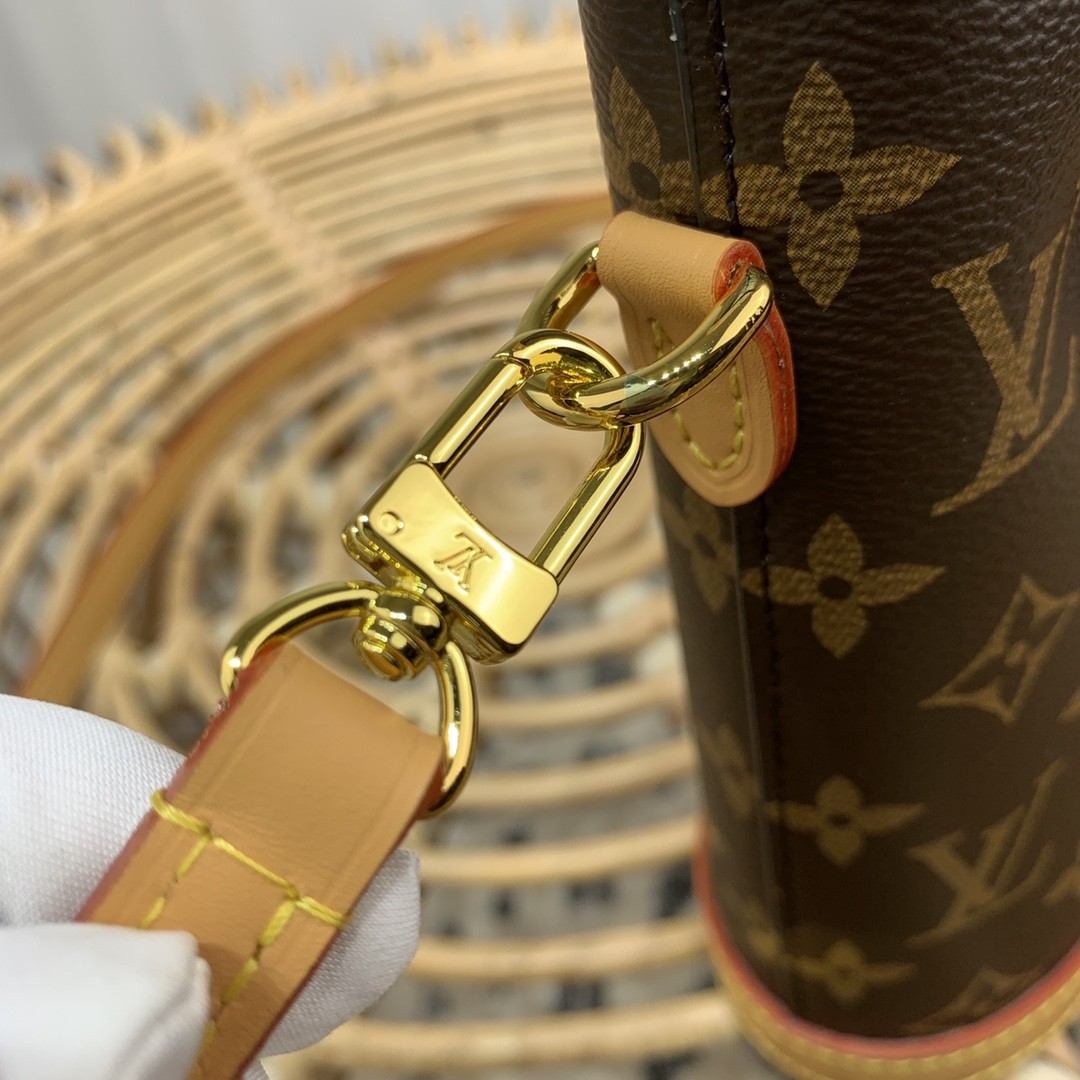 루이비통 폴드미 모노그램 캔버스 파우치 크로스백