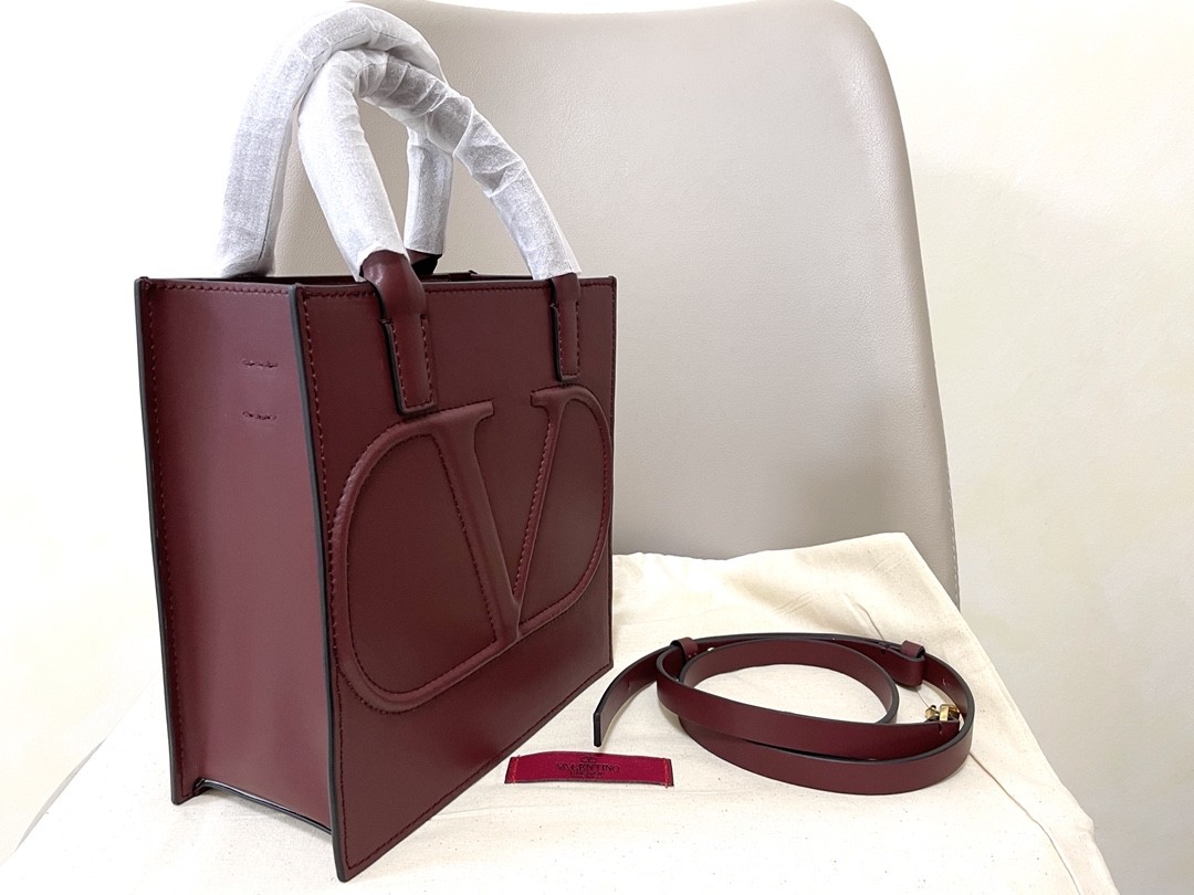 발렌티노 토트백