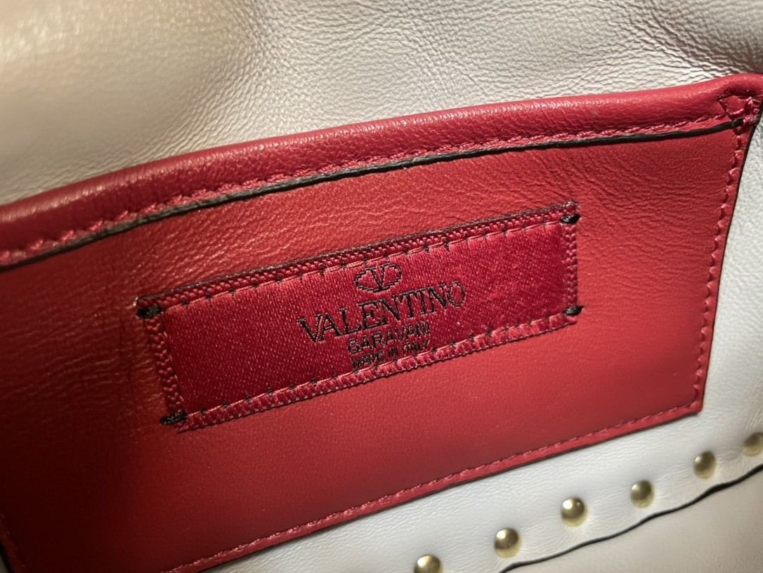 발렌티노 락스터드 스파이크 숄더백