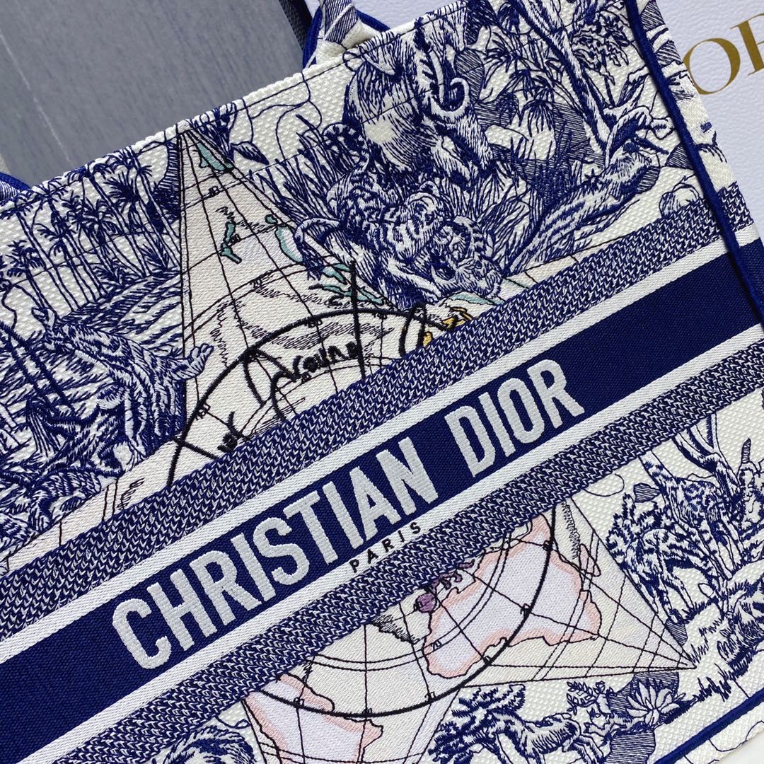 디올 북 토트백