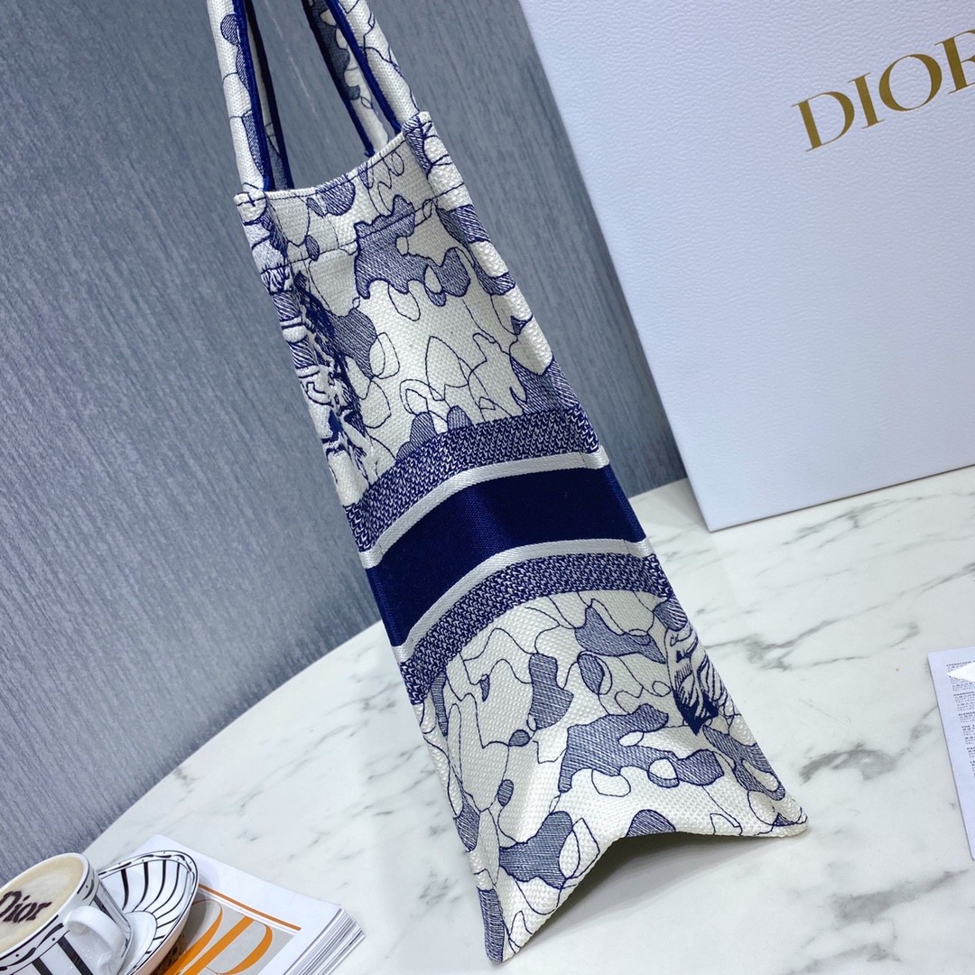 디올 북 토트백