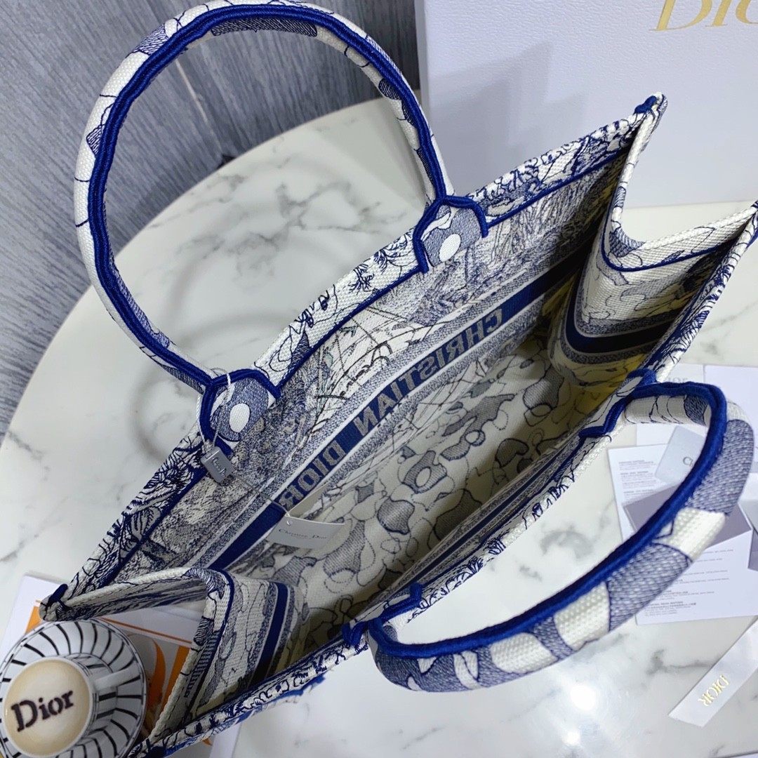 디올 북 토트백