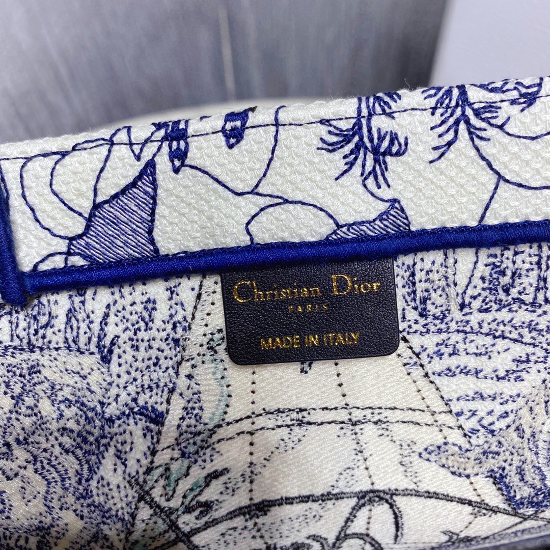 디올 북 토트백